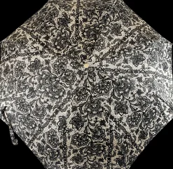 Amazing umbrella with lace effect design
