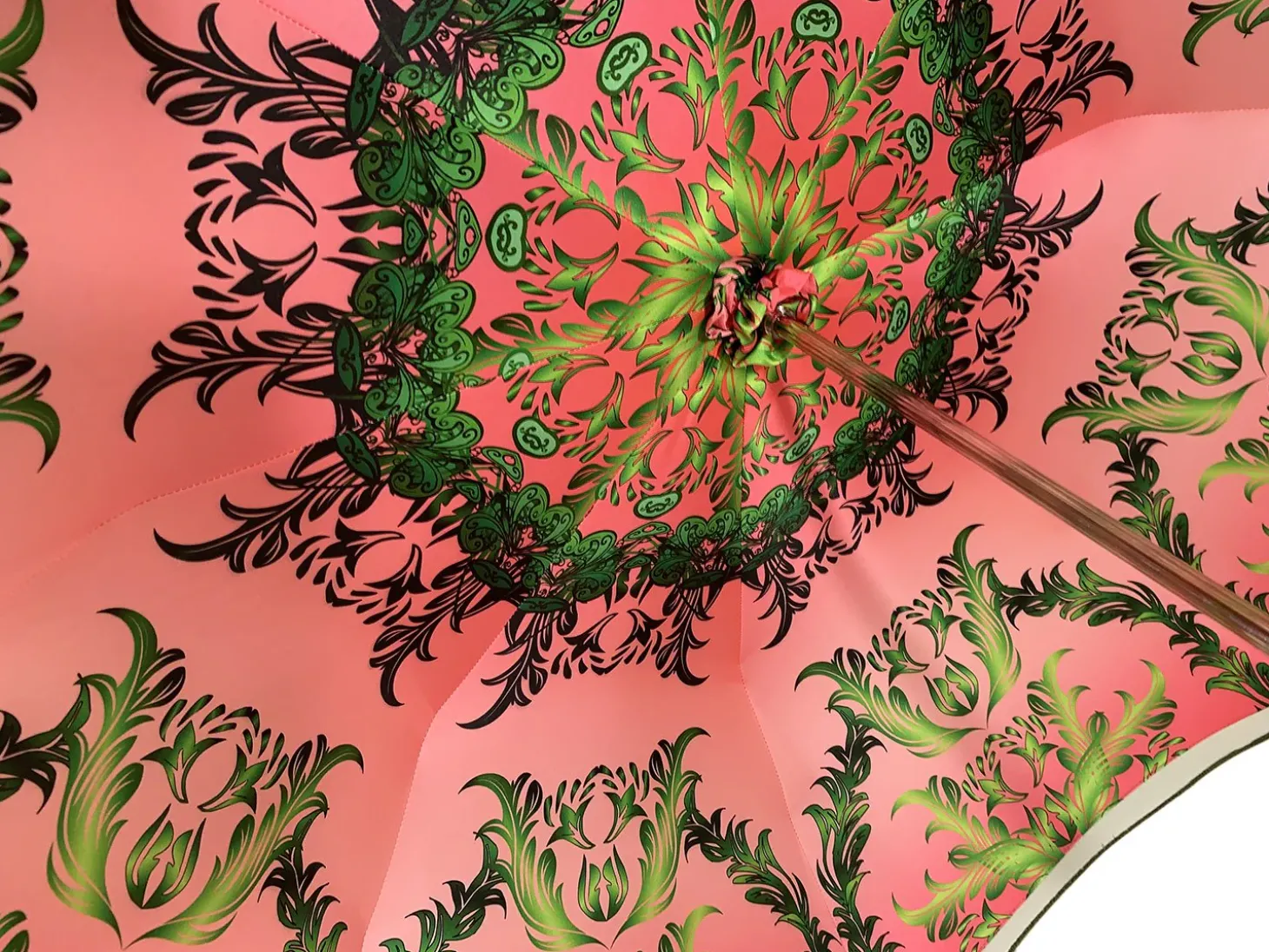 Beautiful Red Women's Umbrella with Printed Peacock Design Hight Quality Luxury Umbrella