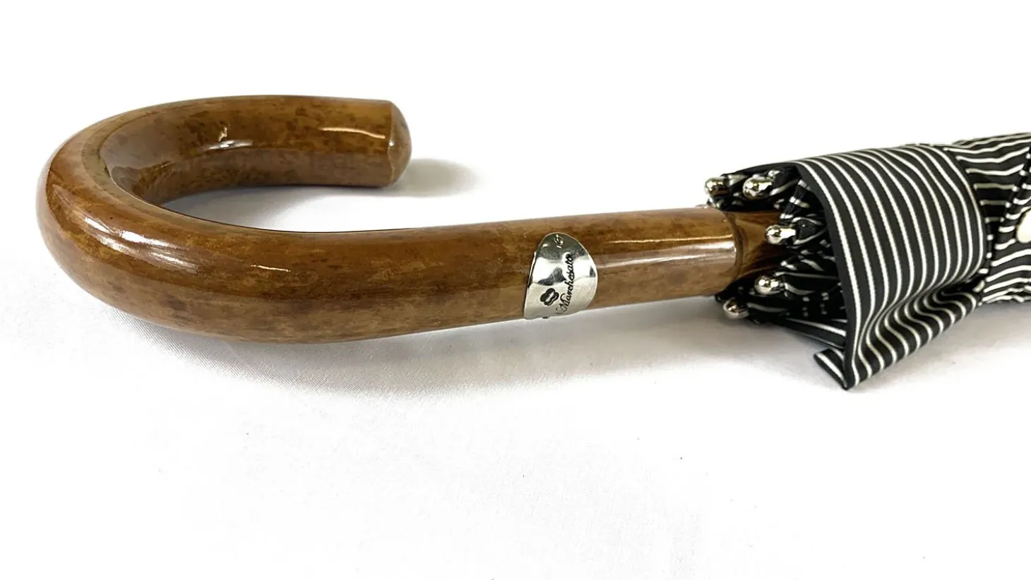 Black&White umbrella with Malacca Wood hand-curved