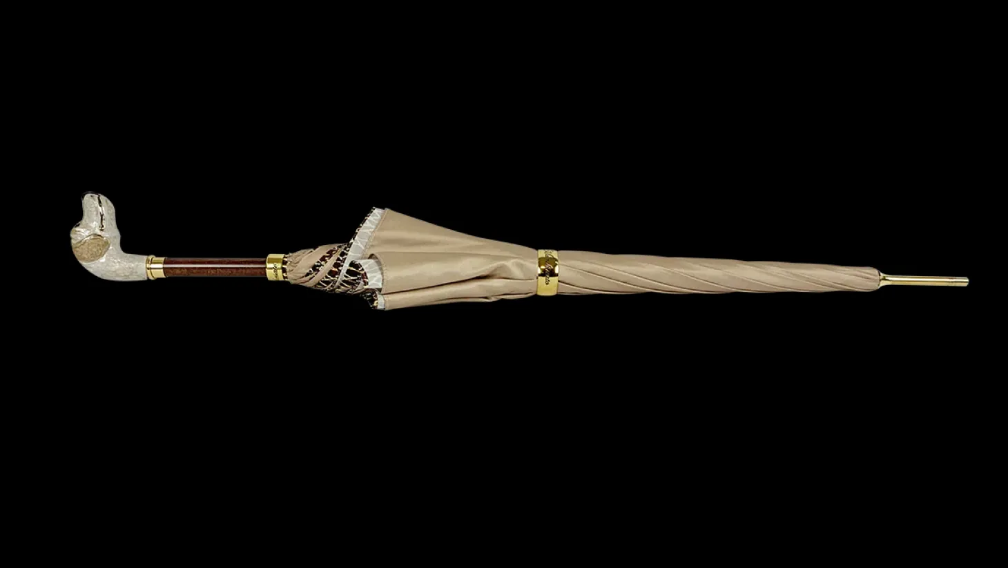 Elegant umbrella in animalier style and hand-enamelled Dog