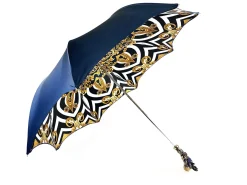 Exclusive handle with 24K golden scorpion and embellished with sapphir