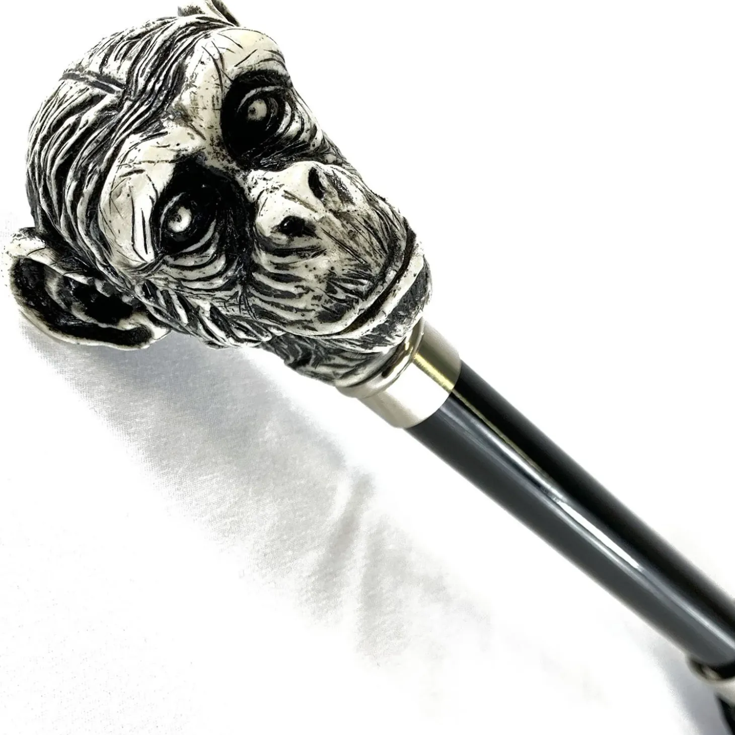 Exclusive umbrella with hand-painted monkey handle