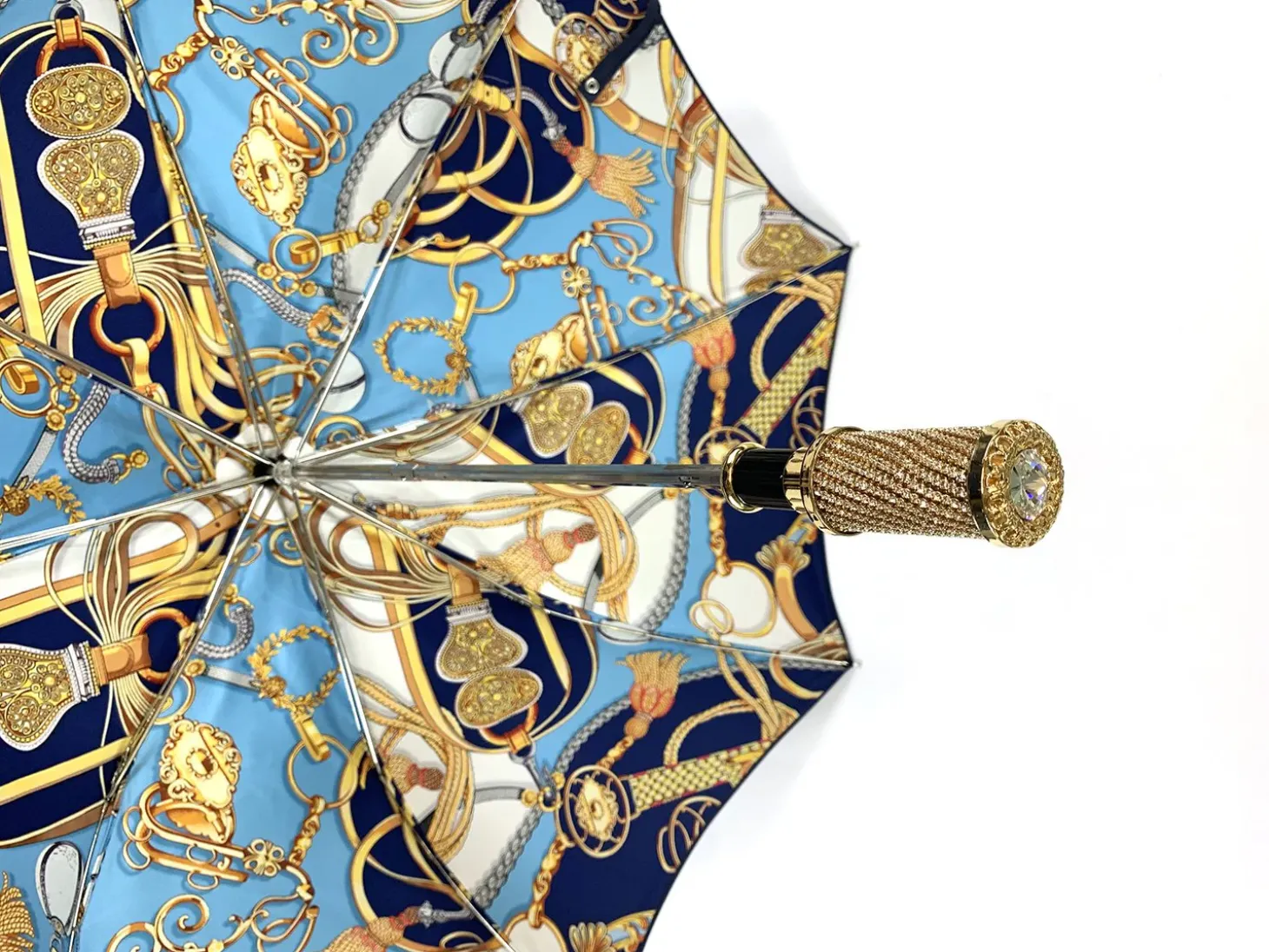 Fantastic blue with chains design