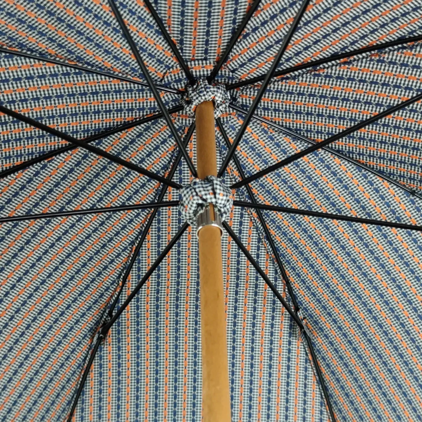 Umbrella with handle in peeled chestnut